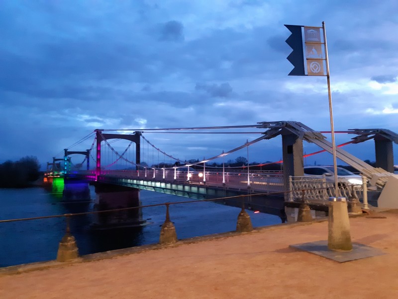 Pour Finir La Journee En Beaute Admirer Le Coucher De Soleil Sur La Loire